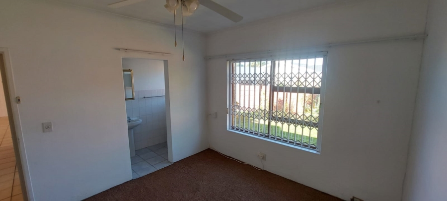 4 Bedroom Property for Sale in Wavecrest Eastern Cape